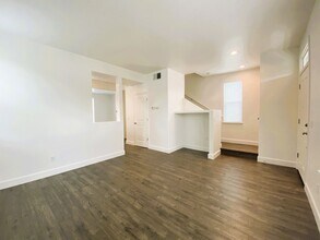 749 Fresno Ave in Santa Rosa, CA - Foto de edificio - Building Photo