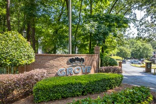 Grove at River Place in Macon, GA - Building Photo