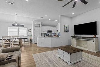 2912 Boardwalk in Midland, TX - Foto de edificio - Building Photo