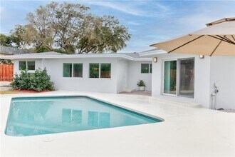 465 NW 11th St in Boca Raton, FL - Building Photo - Building Photo