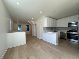 2037 N Damen Ave in Chicago, IL - Building Photo