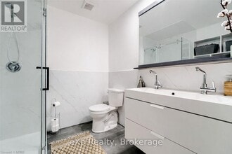 332 Scottsdale Dr in Guelph, ON - Building Photo - Building Photo