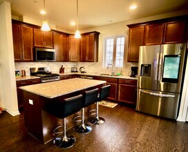29 Aspen Way in Hopkinton, MA - Building Photo - Building Photo