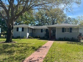 559 Chicago Ave in Dunedin, FL - Building Photo