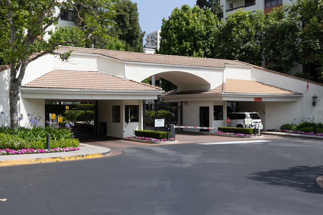 Century Woods in Los Angeles, CA - Foto de edificio - Building Photo