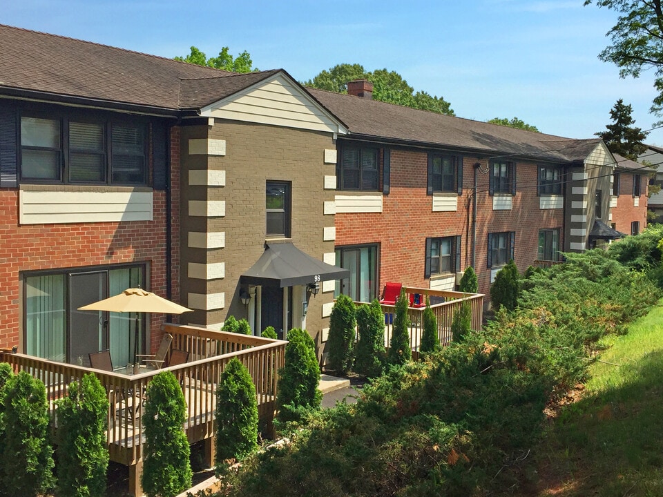 Seramonte Estates in Hamden, CT - Foto de edificio