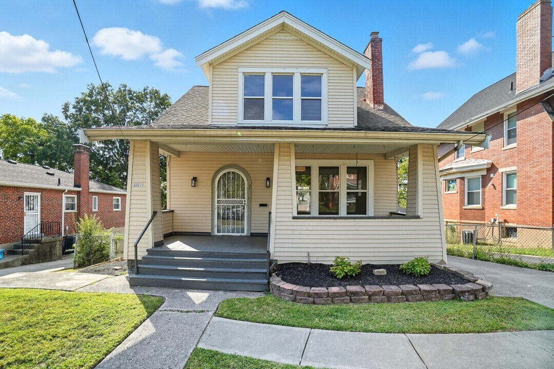 5331 Moeller Ave in Cincinnati, OH - Building Photo