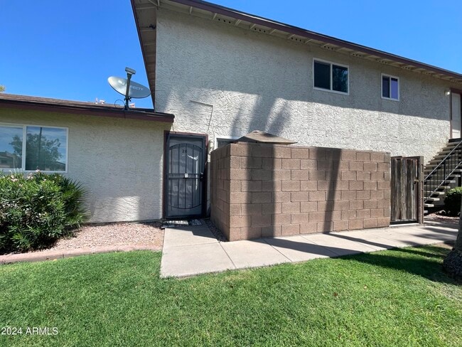 860 E Brown Rd in Mesa, AZ - Building Photo - Building Photo