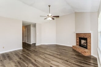 7550 Roundleaf Dr, Unit N/A-1206 in Memphis, TN - Building Photo - Building Photo