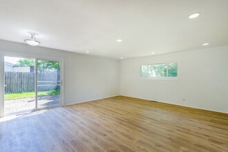 109 Avondale Ct in Bolingbrook, IL - Building Photo - Building Photo