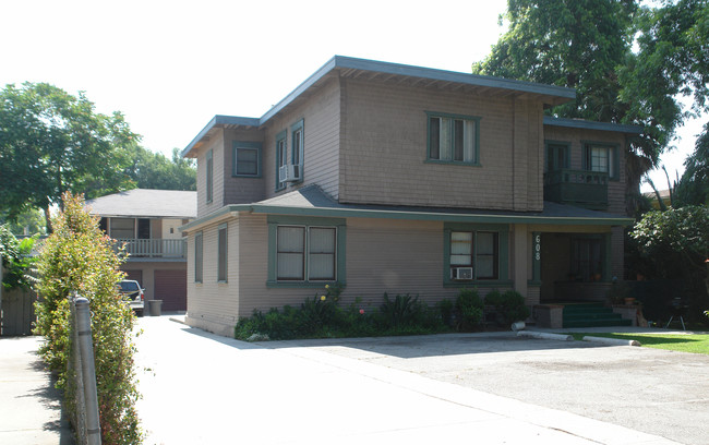 608 N Marengo Ave in Pasadena, CA - Foto de edificio - Building Photo