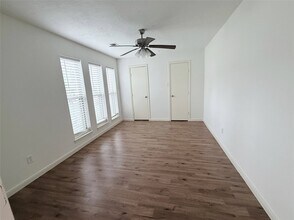 6902 Sandy Knolls Dr in Spring, TX - Building Photo - Building Photo