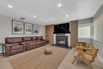 8004 Caymus Dr in Sacramento, CA - Building Photo - Building Photo