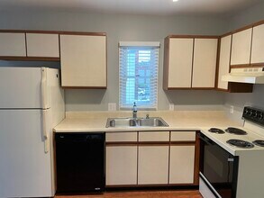 210 W 6th St in Royal Oak, MI - Building Photo - Building Photo