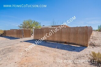 5718 E Hermans Rd in Tucson, AZ - Building Photo - Building Photo