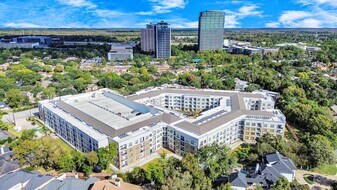 15635 Memorial Dr in Houston, TX - Building Photo