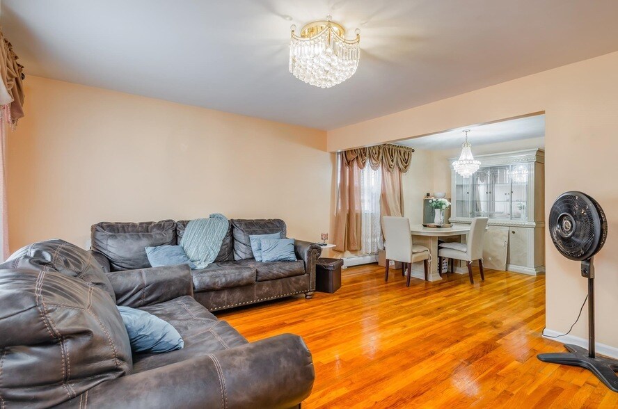 310 Cator Ave, Unit 5 in Jersey City, NJ - Building Photo