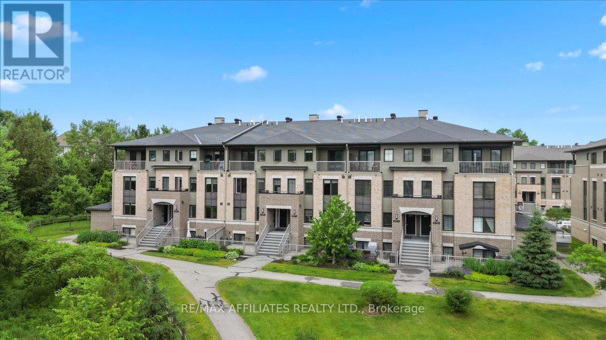 289 Titanium Private in Ottawa, ON - Building Photo