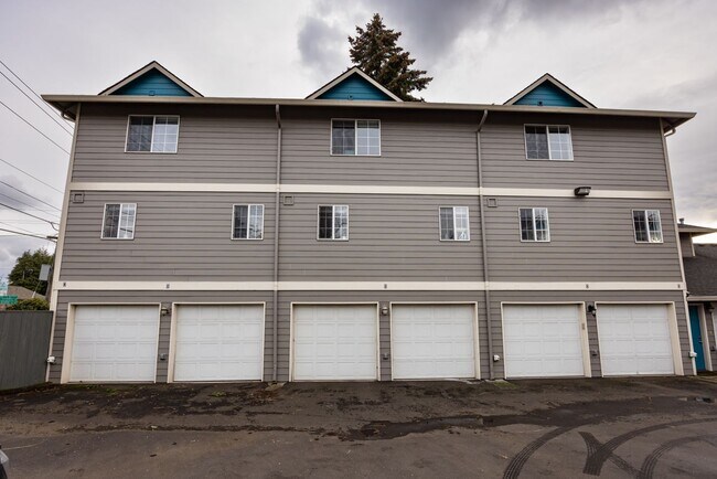 2774 E McLoughlin Blvd in Vancouver, WA - Building Photo - Building Photo