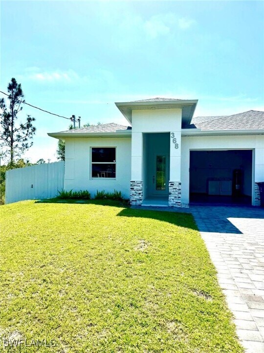 368 Limerick Ave S in Lehigh Acres, FL - Building Photo