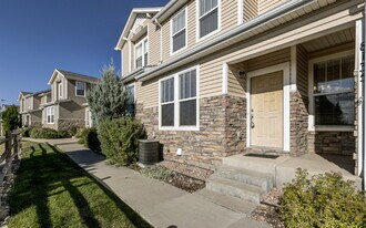 Comfortable 3-Bedroom Townhome in Cross Cr in Fountain, CO - Building Photo