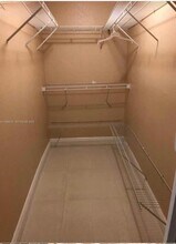 411 W 31st Pl-Unit -1 in Hialeah, FL - Building Photo - Building Photo