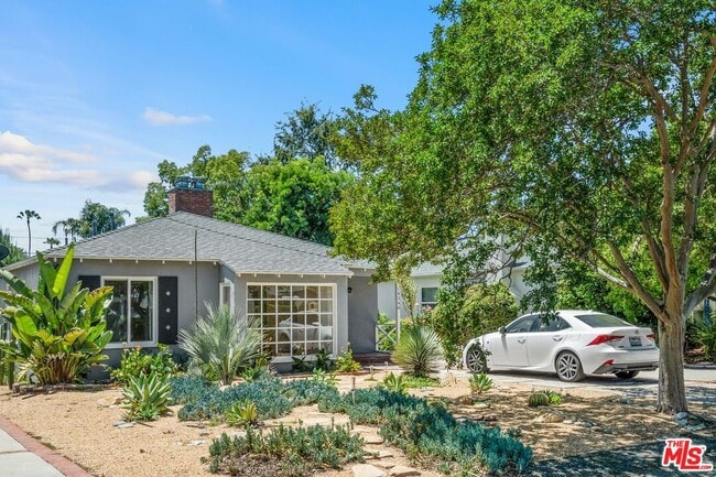 14348 Collins St in Los Angeles, CA - Building Photo - Building Photo