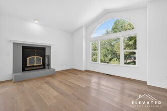 9400 Chalk Hill Rd in Healdsburg, CA - Building Photo - Building Photo