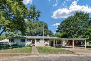 616 Laurel Rd in Athens, TX - Building Photo