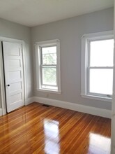 24 Paulina St, Unit 1 in Somerville, MA - Foto de edificio - Building Photo