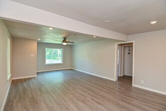 4714 Nichols St in Houston, TX - Building Photo - Building Photo