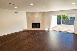 12948 Lull St in Los Angeles, CA - Building Photo - Building Photo
