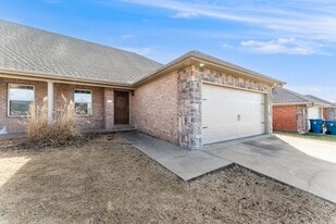 3005 SW Deerfield Blvd in Bentonville, AR - Building Photo