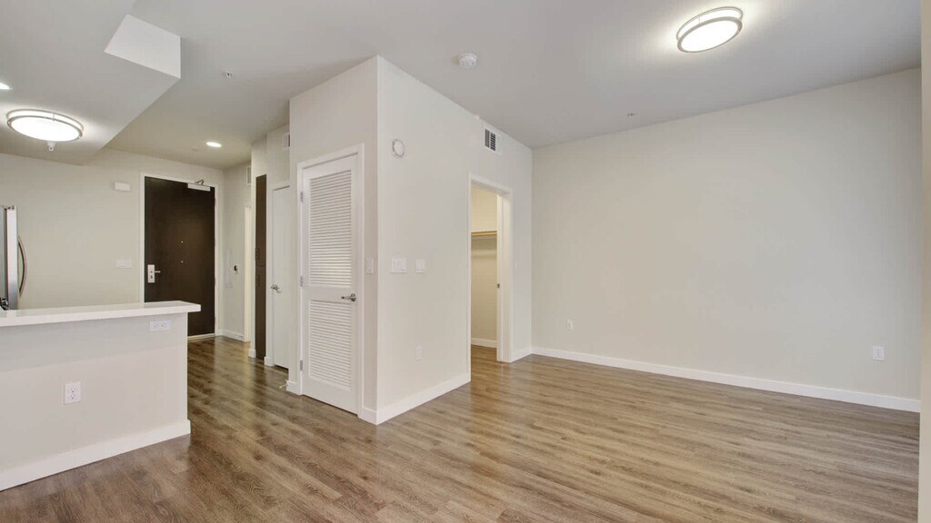 Radius Koreatown Apartments in Los Angeles, CA