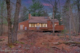 300 Lake Rd in Tobyhanna, PA - Building Photo - Building Photo