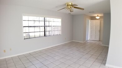 682 Americana Blvd NE in Palm Bay, FL - Building Photo - Building Photo