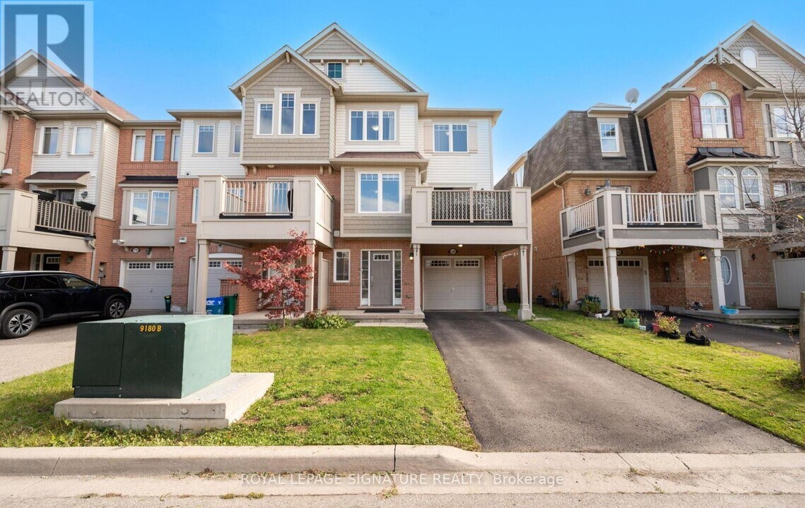 240 Mortimer Cres in Milton, ON - Building Photo