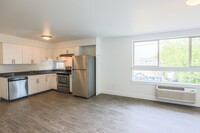 A14 Apartments in Portland, OR - Building Photo - Building Photo