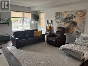 1101 Speedvale Ct in Ottawa, ON - Building Photo - Building Photo