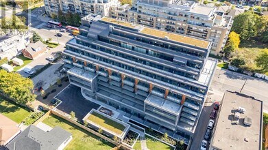 700 Sheppard Ave W in Toronto, ON - Building Photo - Building Photo