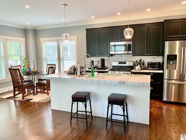 49 Cottage St in Newton, MA - Building Photo - Building Photo