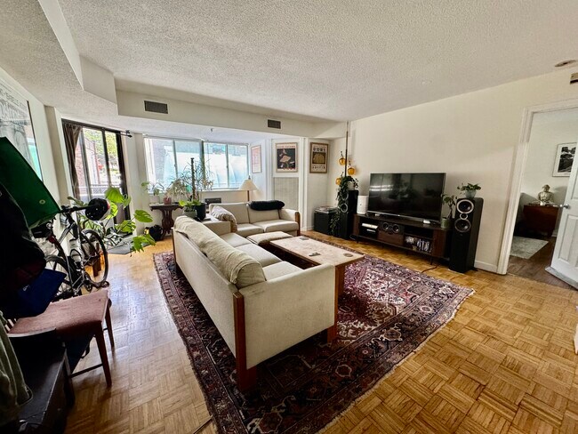 147 Kelton St, Unit 406 in Boston, MA - Building Photo - Building Photo