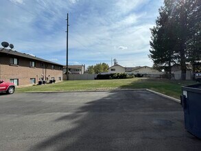 3943 S 700 W, Unit Apt 3 in Riverdale, UT - Building Photo - Building Photo