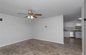 118 Baker Ave NW in Fort Walton Beach, FL - Building Photo - Building Photo