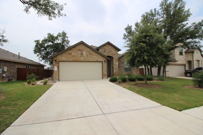 420 Callahan Ln in Leander, TX - Building Photo - Building Photo