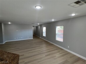 9265 Keystone Ridge Ave in Las Vegas, NV - Building Photo - Building Photo