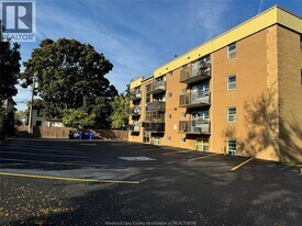 2035 University Ave W in Windsor, ON - Building Photo