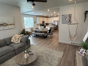 1173 Early Lgt Wy in Bluffdale, UT - Building Photo - Building Photo