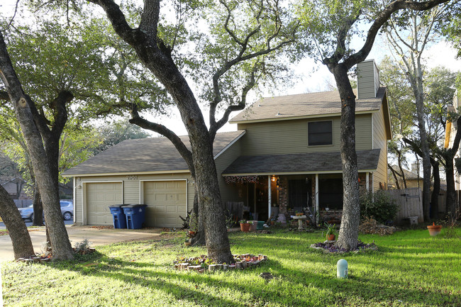 Jadewood Duplexes in Austin, TX - Foto de edificio - Building Photo