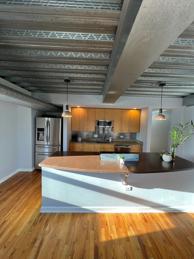 1910 S Indiana Ave, Unit 614 in Chicago, IL - Foto de edificio - Building Photo